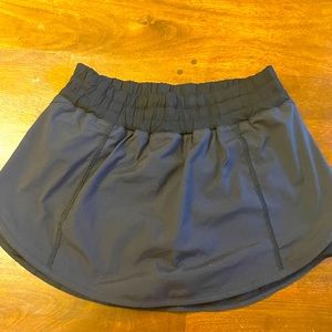 Lululemon tennis skirt size 4